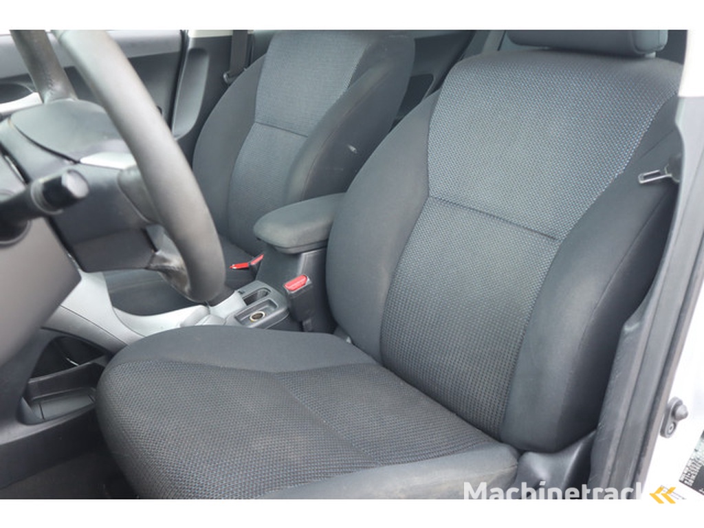 Toyota Auris 1.8 Full Hybrid Dynamic Business