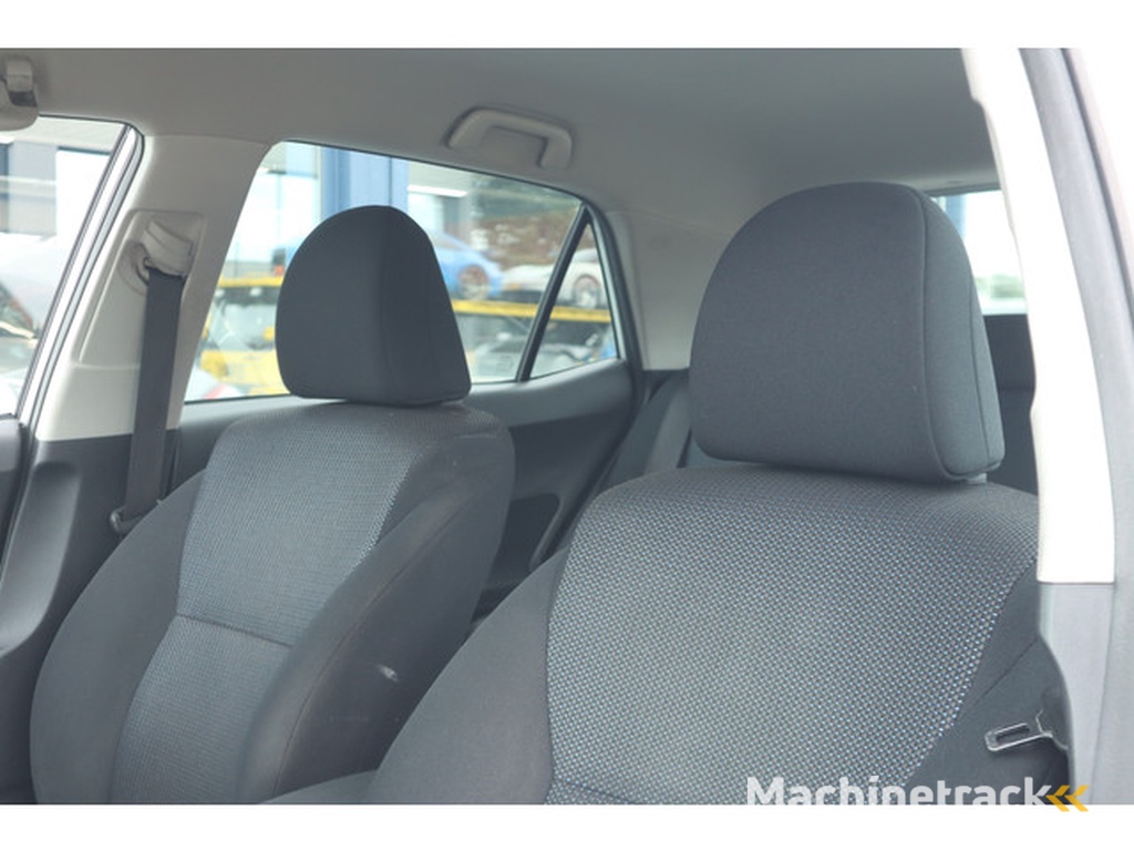 Toyota Auris 1.8 Full Hybrid Dynamic Business