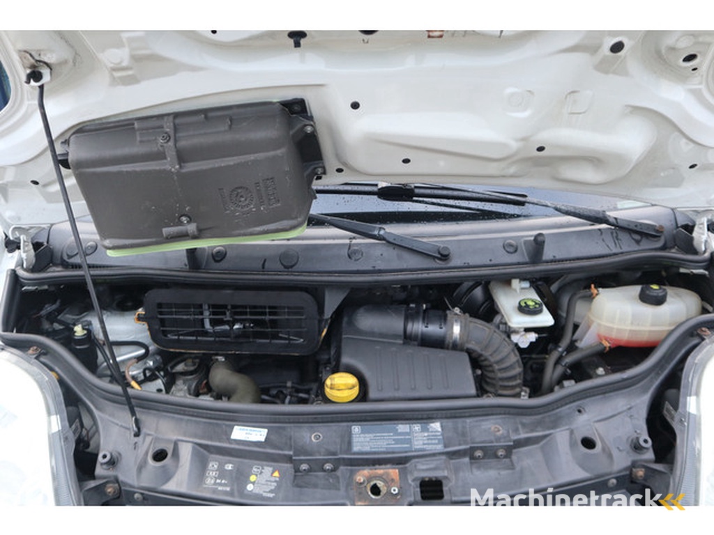 Renault Trafic 2.5 dCi T29 L1H1