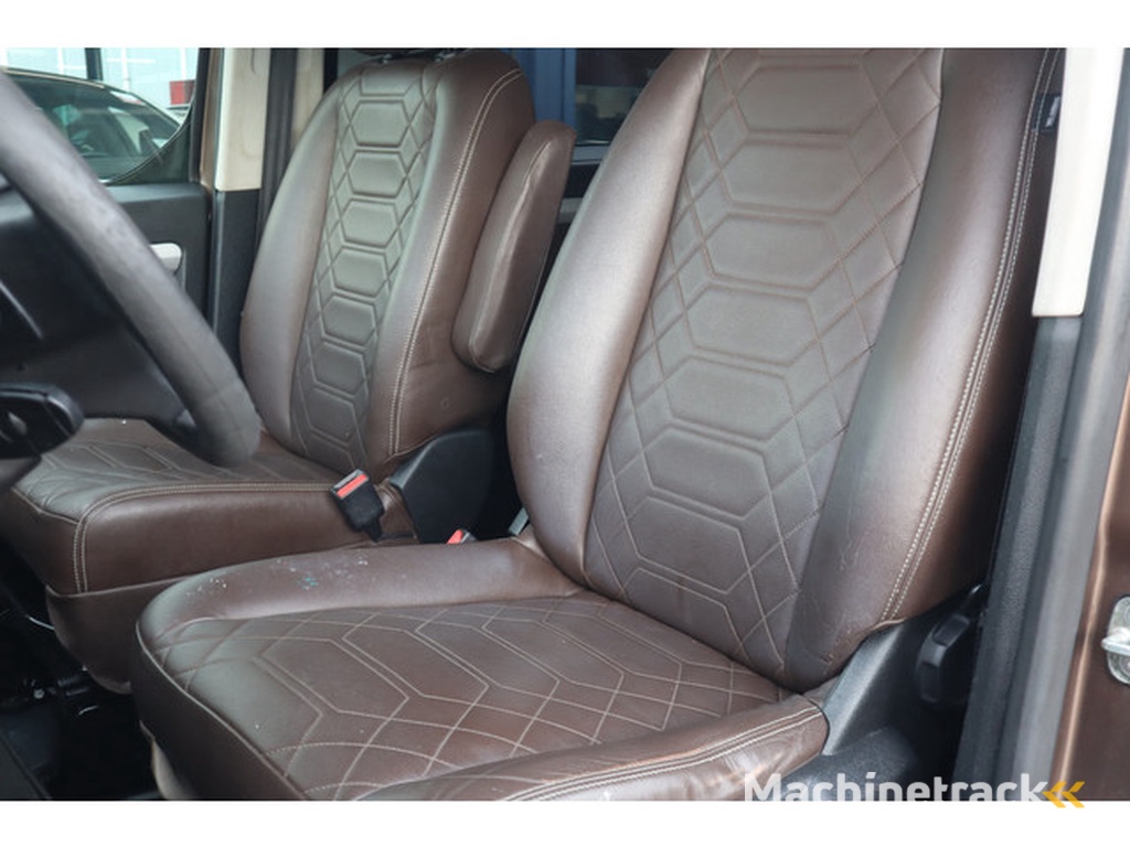 Peugeot Expert 231L 2.0 BlueHDI 180 DC Premium Pack