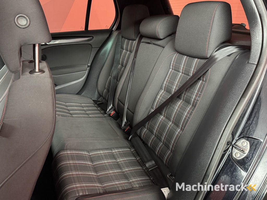 Volkswagen Golf 2.0 GTI