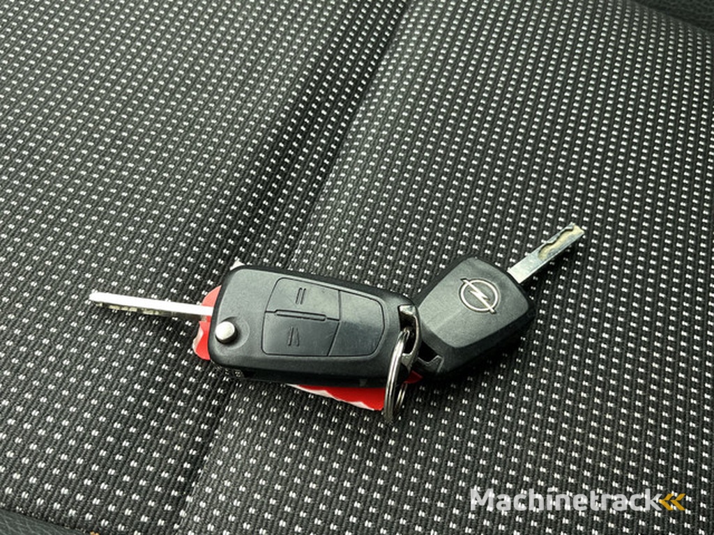 Opel Zafira 1.8 Executive