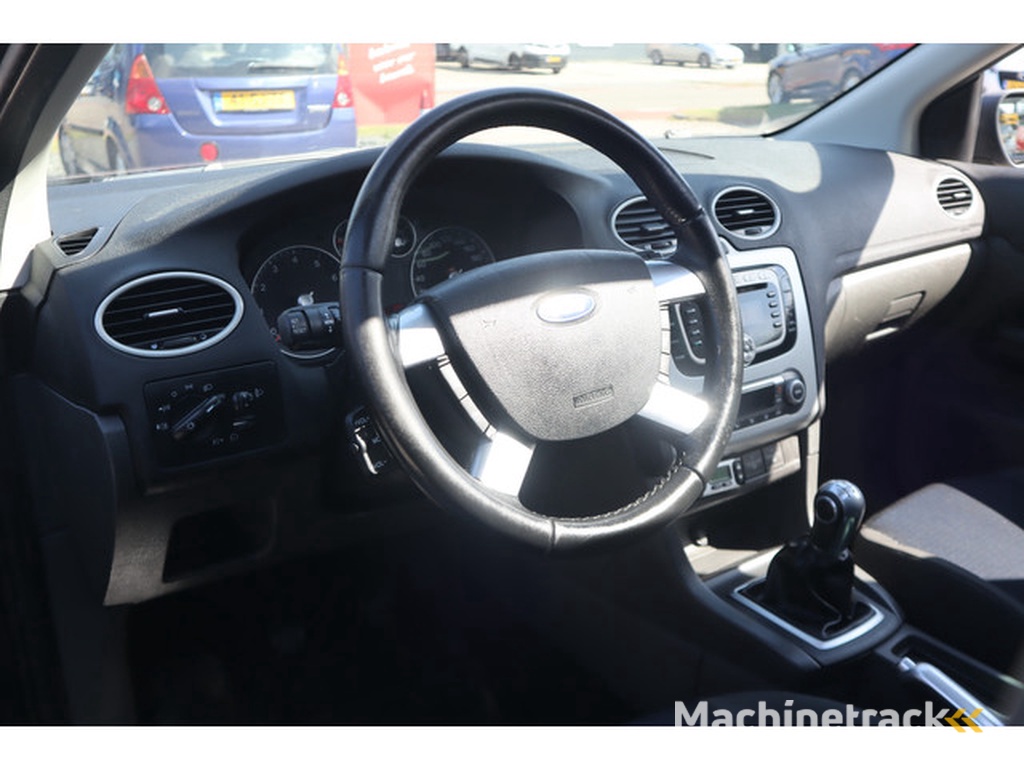 Ford Focus Wagon 2.0-16V Futura