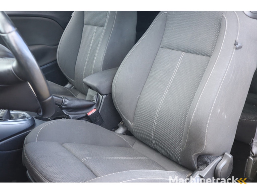 Opel Astra GTC 1.6 T Sport