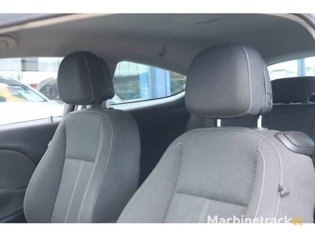 Opel Astra GTC 1.6 T Sport