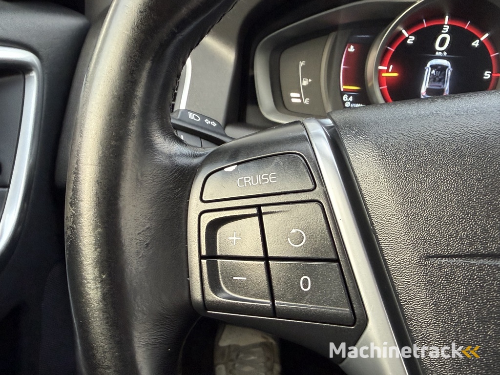 Volvo XC60 2.0 D4 FWD R-Design