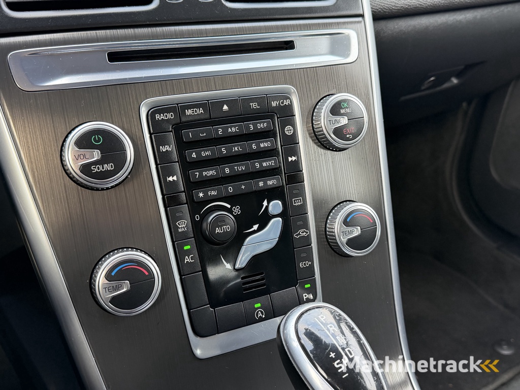 Volvo XC60 2.0 D4 FWD R-Design