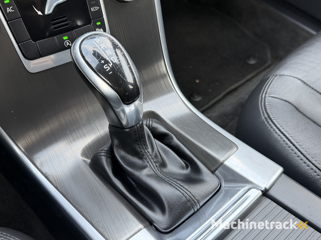 Volvo XC60 2.0 D4 FWD R-Design