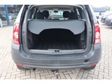 Minituur van Dacia Duster 1.6 Ambiance 2wd