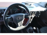 Miniaturansicht von Toyota iQ 1.0 VVTi Comfort