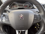 Miniaturansicht von Peugeot 208 1.2 VTi Allure