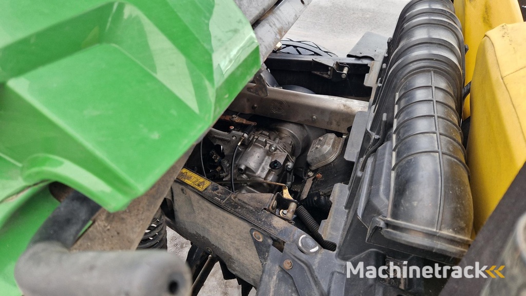 John Deere GATOR XUV 550 4X4