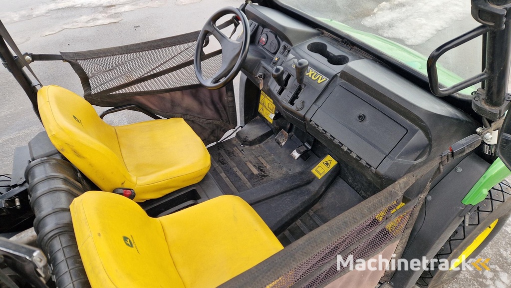 John Deere GATOR XUV 550 4X4