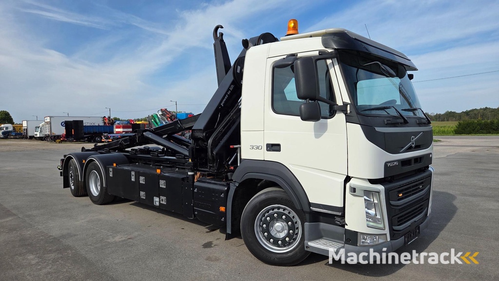 Volvo FM330 6X2*4
