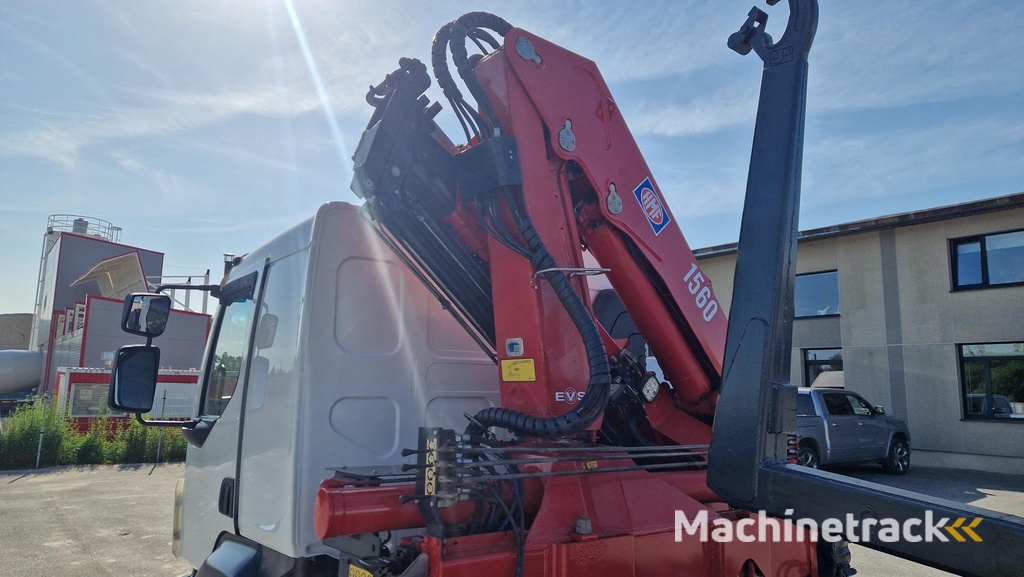 Volvo FL280 4X2 HMF 1560 + platform