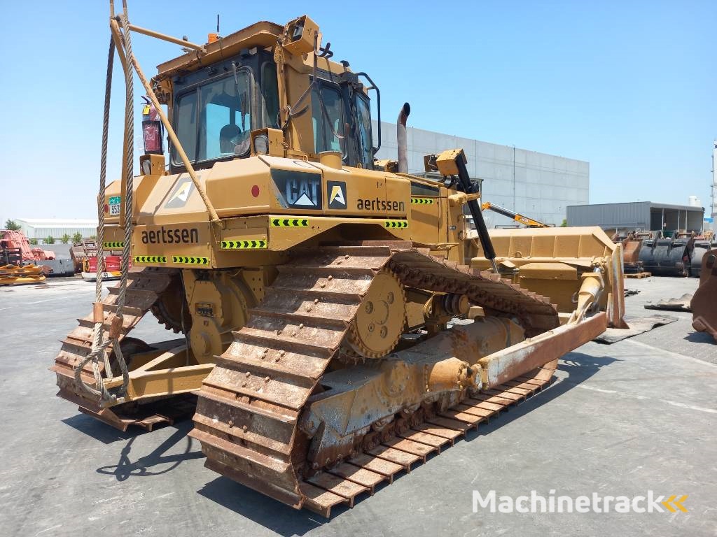 CAT D6T LGP (Abu Dhabi)
