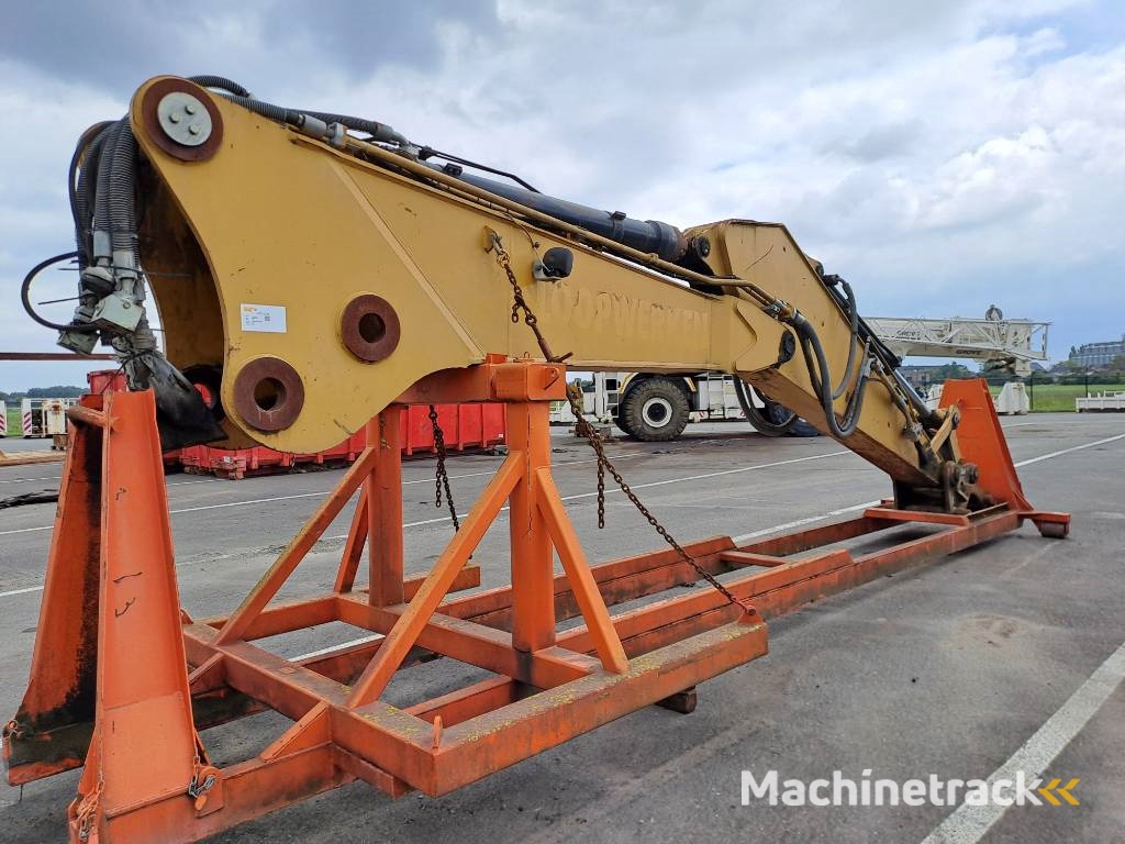 CAT 330DL UHD (21m UHD + Short Arm)