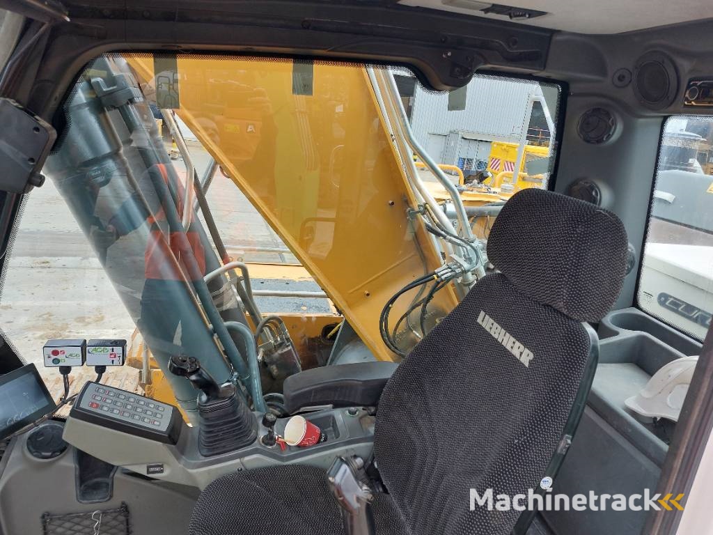 Liebherr R936LC