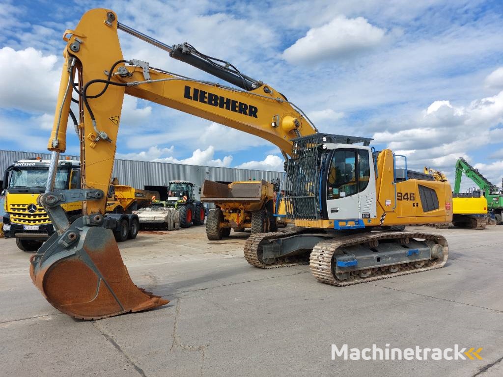 Liebherr R946LC (Lifting Cab)