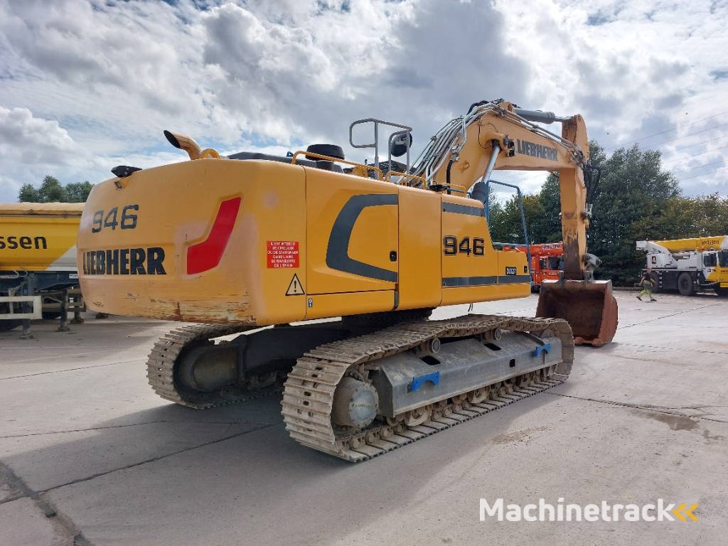 Liebherr R946LC (Lifting Cab)