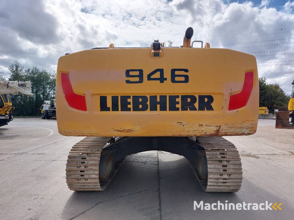Liebherr R946LC (Lifting Cab)