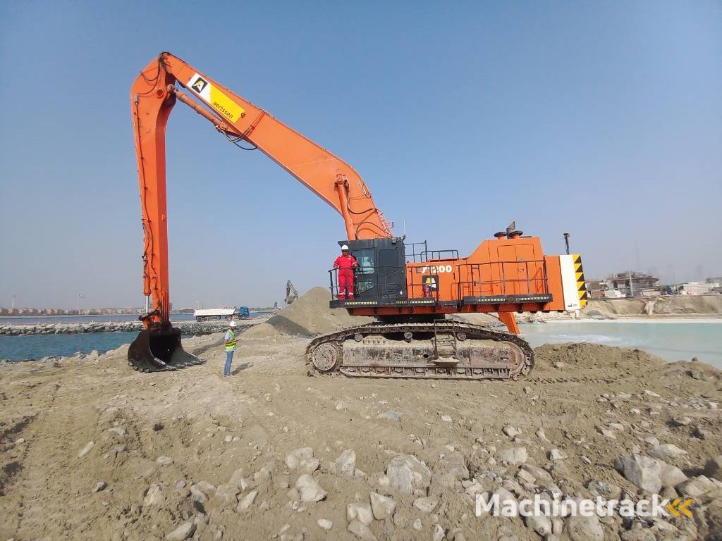Hitachi EX 1200-6 Longreach 28m (Abu Dhabi)