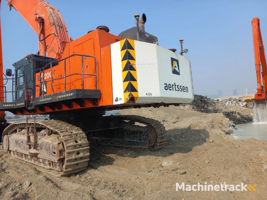 Hitachi EX 1200-6 Longreach 28m (Abu Dhabi)
