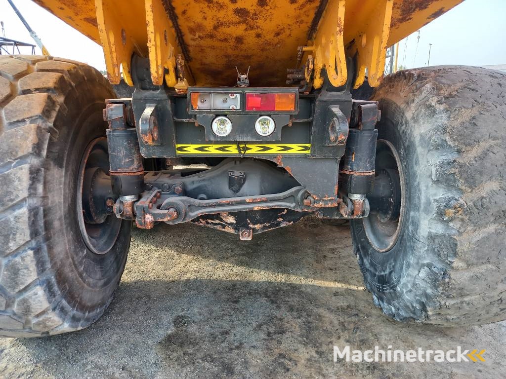 Komatsu HM400-3R (4 pcs available in Abu Dhabi)