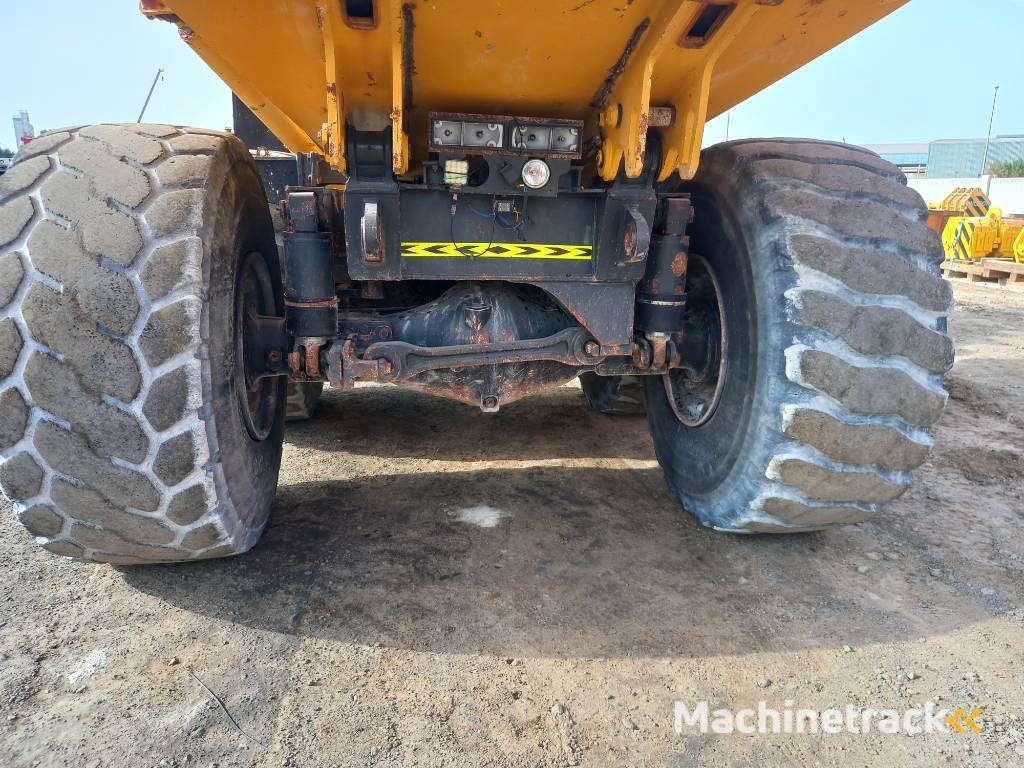 Komatsu HM400-3R (4 pcs available in Abu Dhabi)