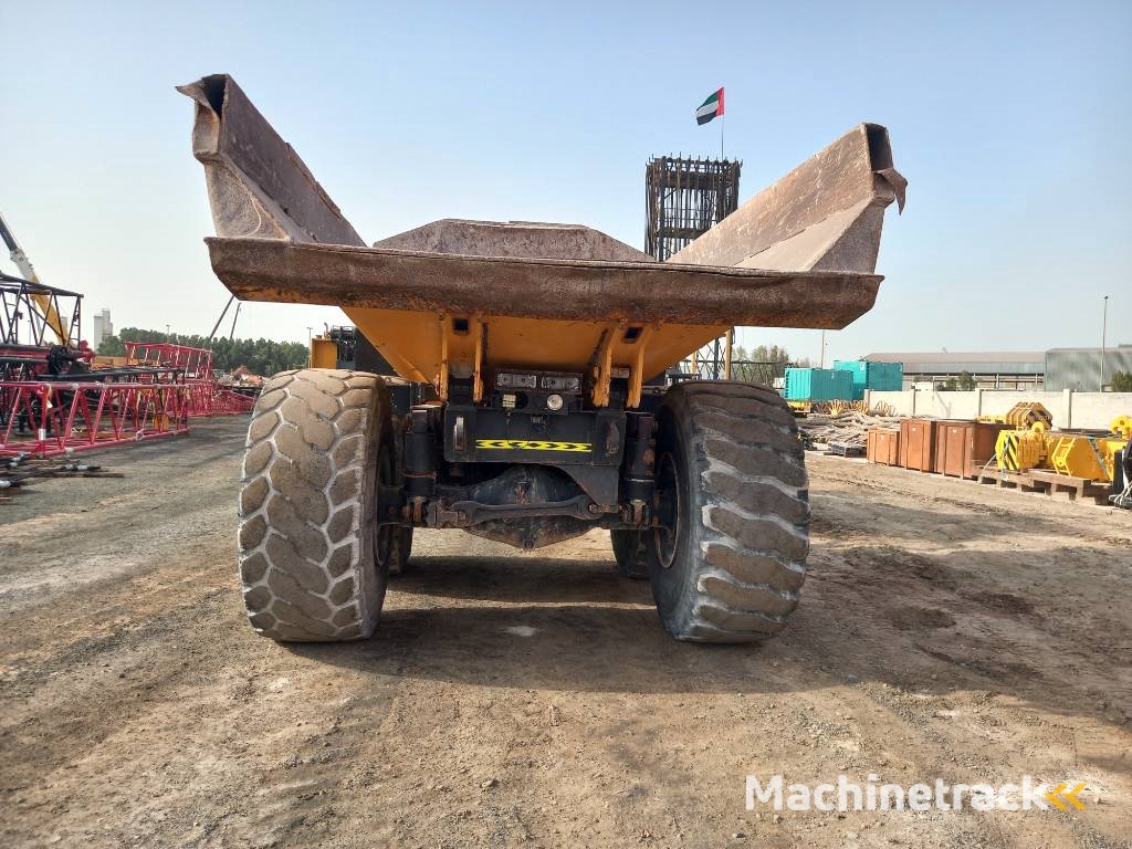 Komatsu HM400-3R (4 pcs available in Abu Dhabi)