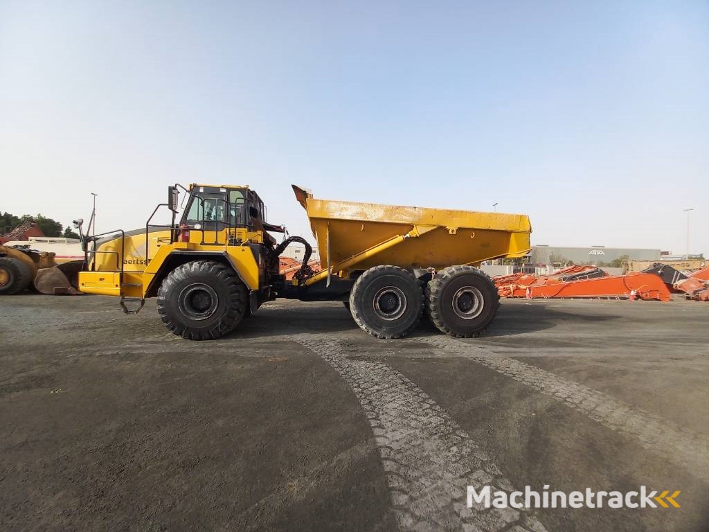 Komatsu HM400-3R (4pcs available in Abu Dhabi)