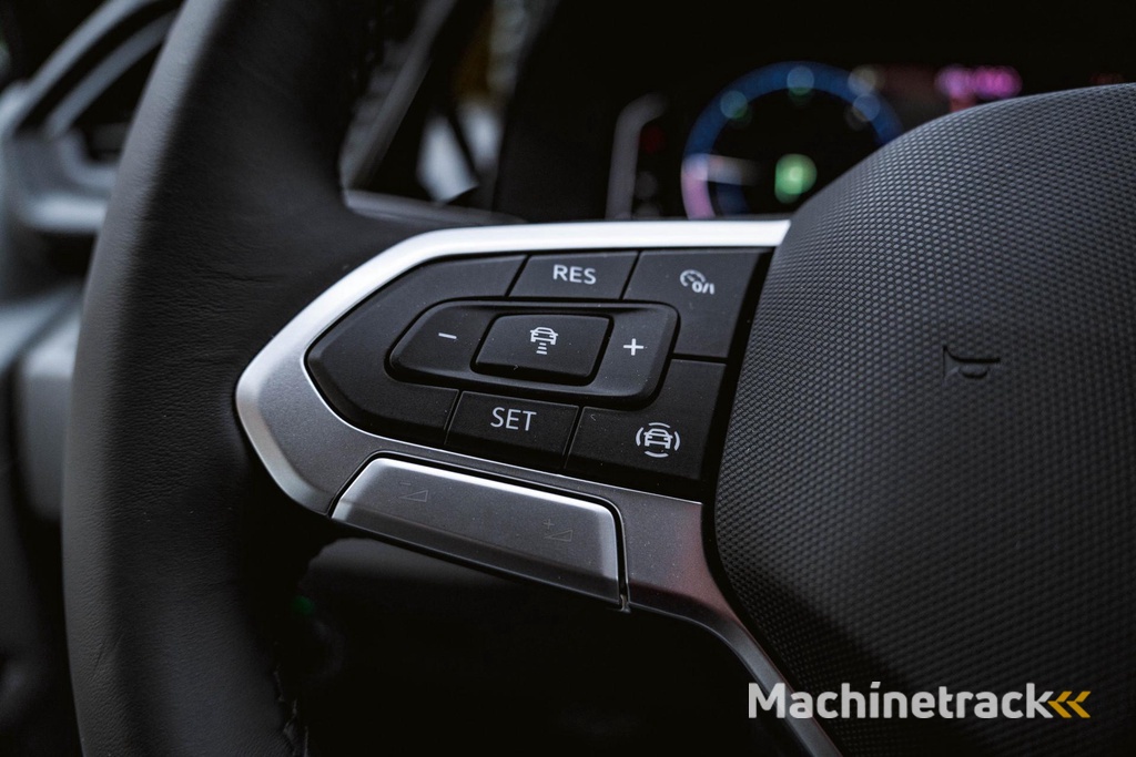 Volkswagen Transporter T6.1 Caravelle 2.0 TDI 150 PK DSG CARAVELLE L2H1 ACC | LED | Digital Cockpit | Virtual Cockpit |