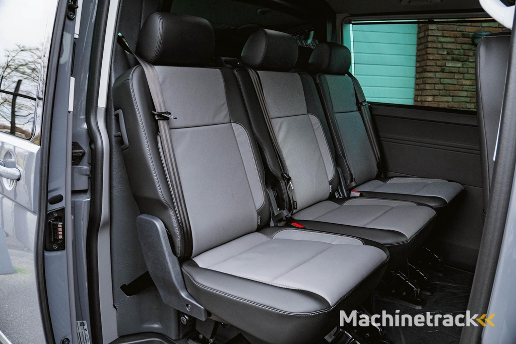 Volkswagen Transporter T6.1 CARAVELLE 2.0 TDI 150 PK DSG L2H1 DUB/CAB A-Klep ACC | LED | Digital Cockpit | Leder | Apple Carplay/Android Auto