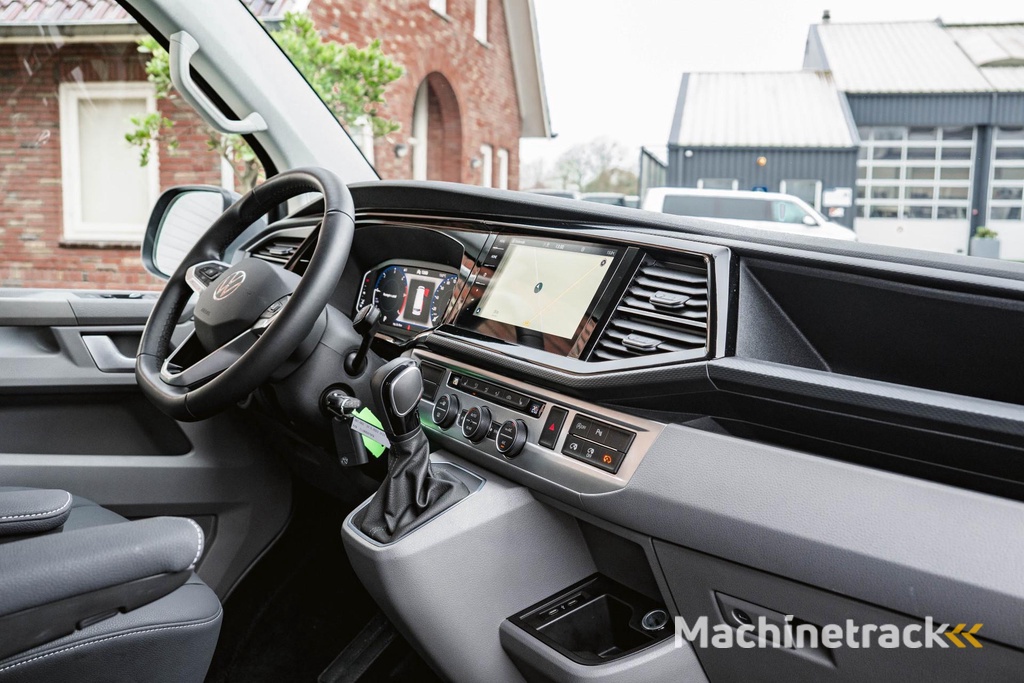 Volkswagen Transporter T6.1 2.0 TDI 204 PK DSG CARAVELLE L2H1 A-KLEP DUB/DUB ACC | LED | Leder | Privacy glass | 2x schuifdeuren