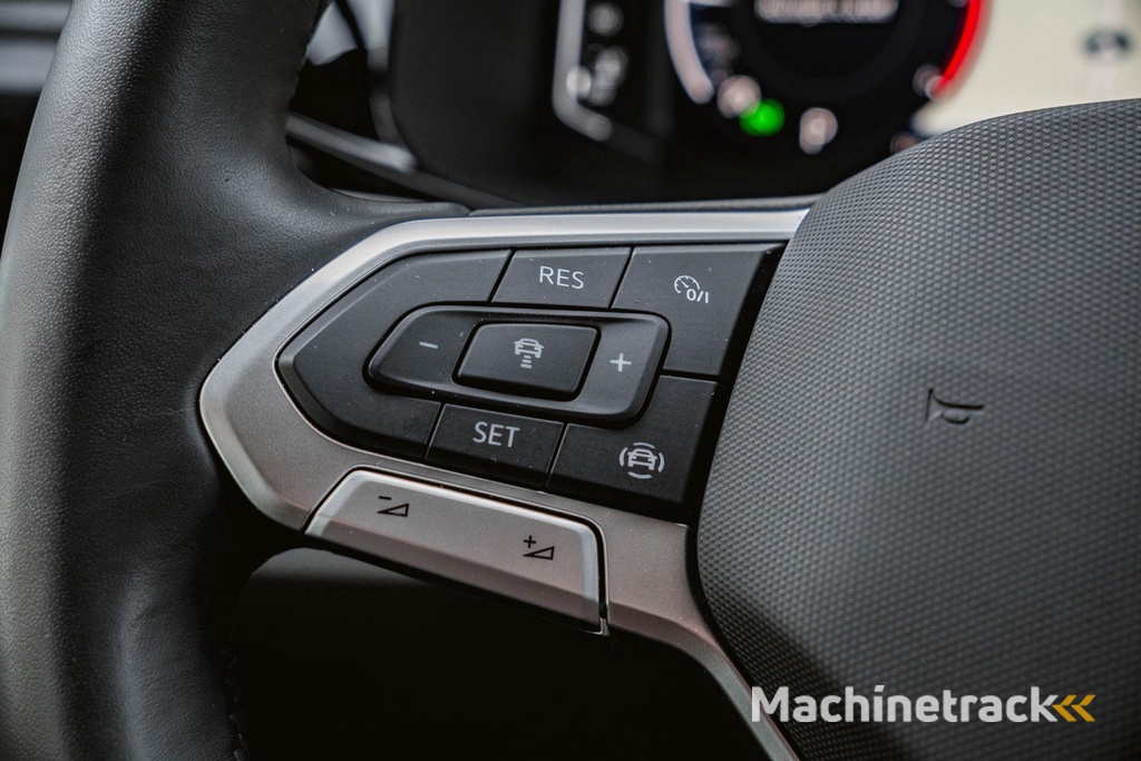 Volkswagen Transporter T6.1 2.0 TDI 204 PK DSG CARAVELLE L2H1 A-KLEP DUB/DUB ACC | LED | Leder | Privacy glass | 2x schuifdeuren