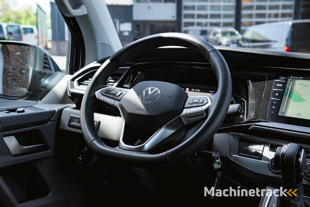 Volkswagen Transporter 2.0 TDI L2H1 204 PK DSG FULL OPTIONS DUB/CAB 204 PK DSG A-KLEP FULL OPTIONS DUB/CAB