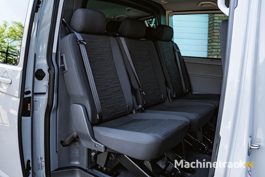 Volkswagen Transporter 2.0 TDI L2H1150PK DUB/CAB LED NAVI Caravelle T6.1 150 PK DSG DUB/CAB