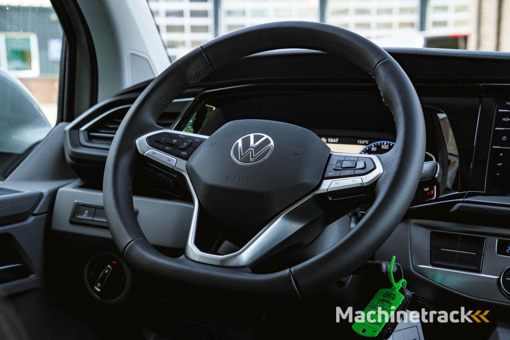 Volkswagen Transporter 2.0 TDI L2H1150PK DUB/CAB LED NAVI Caravelle T6.1 150 PK DSG DUB/CAB