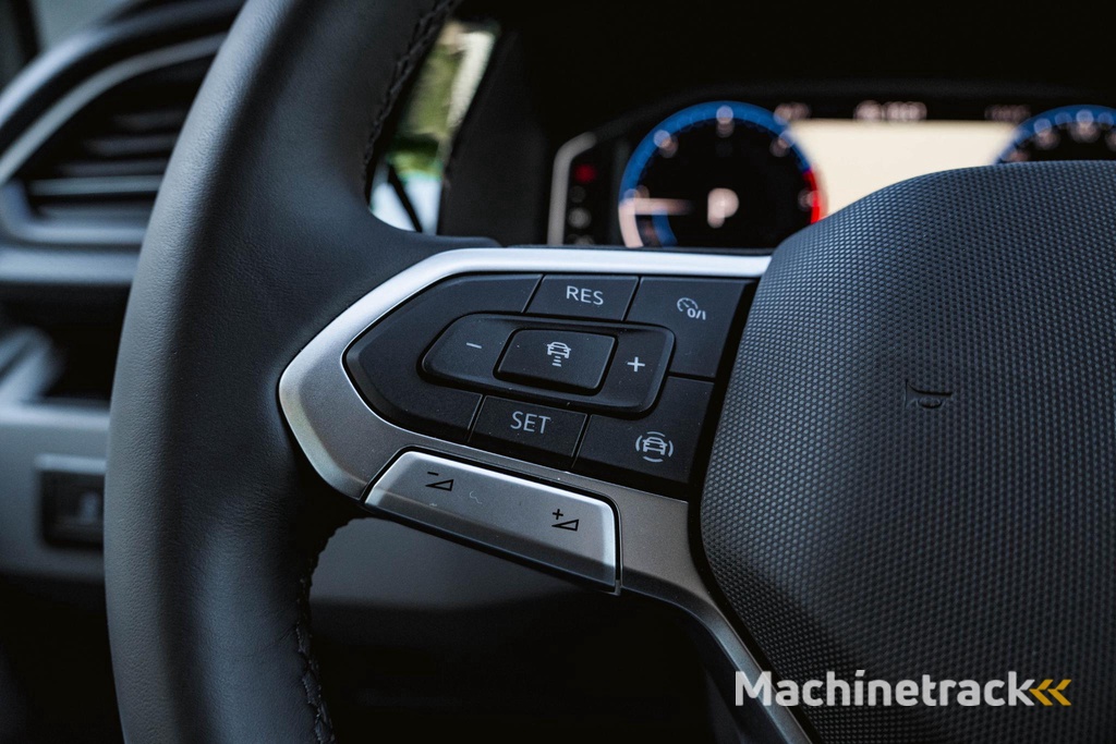 Volkswagen Transporter 2.0 TDI L2H1150PK DUB/CAB LED NAVI Caravelle T6.1 150 PK DSG DUB/CAB