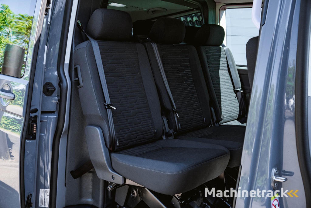 Volkswagen Transporter 2.0 TDI L2H1 150 PK DUB/CAB Caravelle T6.1 150 PK DSG DUB/CAB