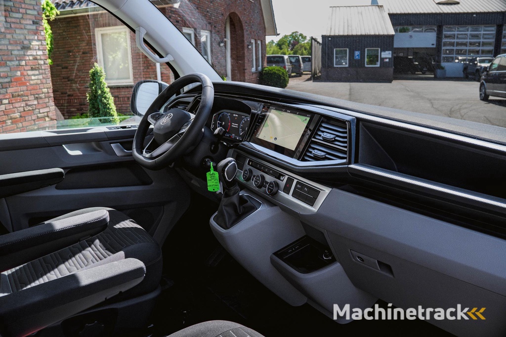 Volkswagen Transporter 2.0 TDI L2H1 150 PK DUB/CAB Caravelle T6.1 150 PK DSG DUB/CAB