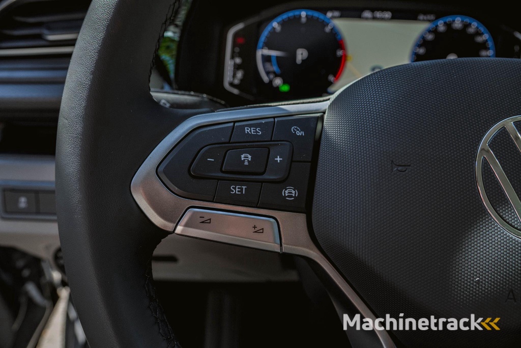 Volkswagen Transporter 2.0 TDI L2H1 150 PK DUB/CAB Caravelle T6.1 150 PK DSG DUB/CAB