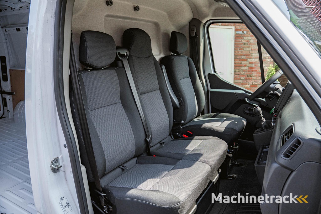 Renault Master 2.3 dCi 135PK L3H2 NAVI CAMERA PDC V+A Renault Master T35 2.3 dCi 135 L3H2 Comfort