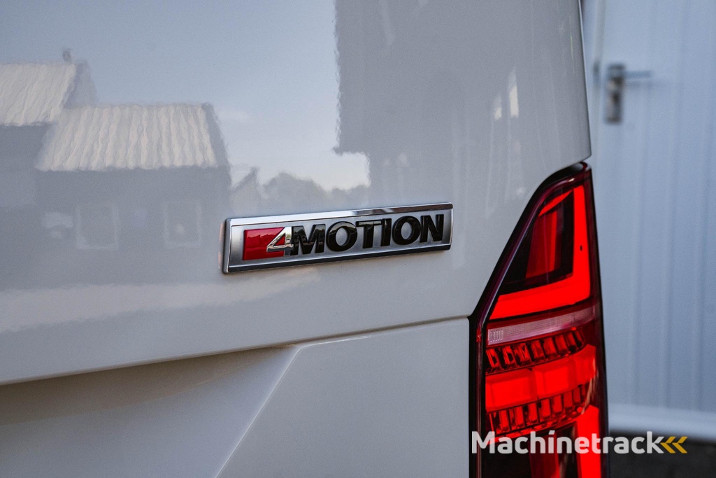 Volkswagen Caravelle 4-MOTION 204pk Highline CARAVELLE DSG L2H1