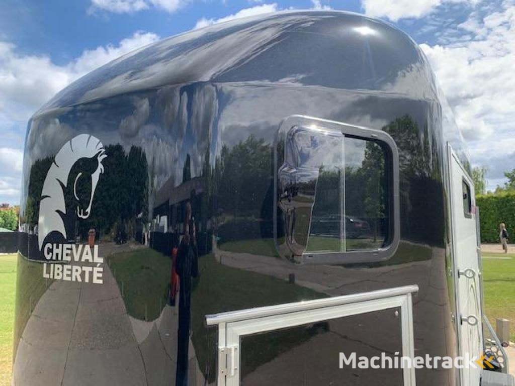 Cheval Liberte Gold 3