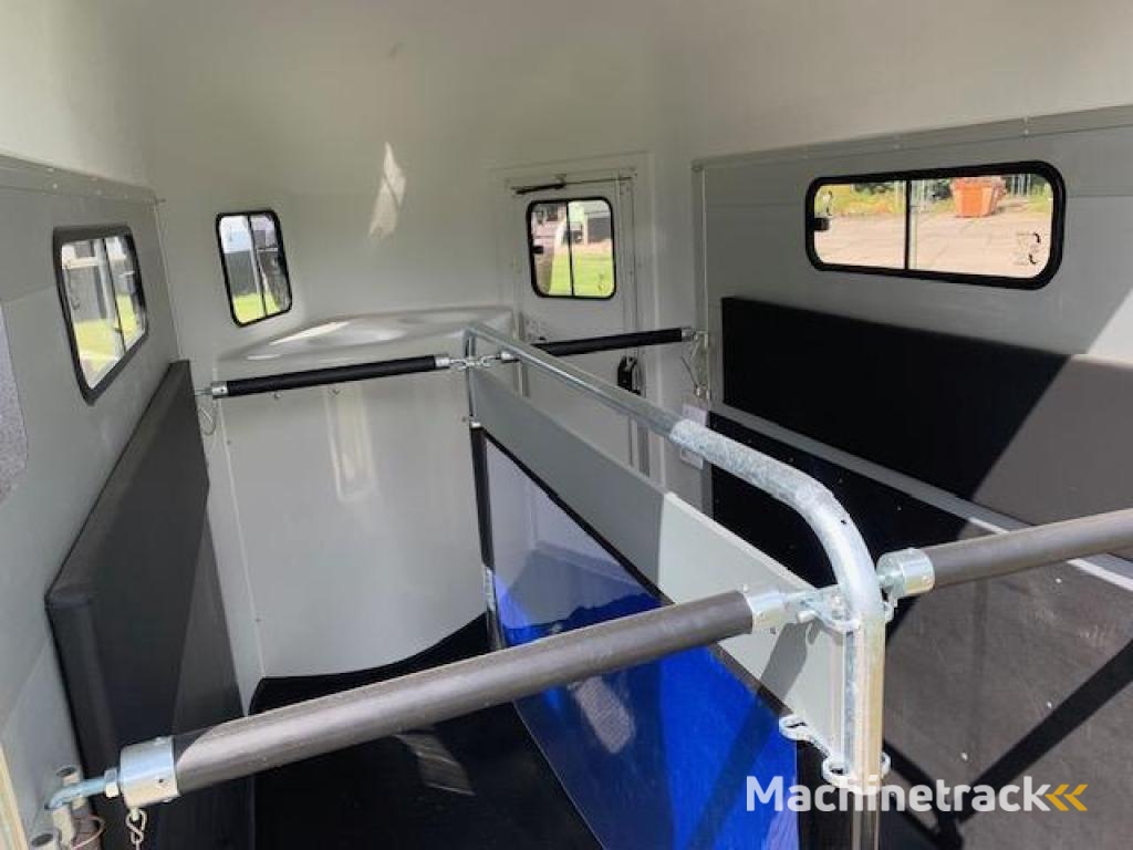 Cheval Liberte Gold 3