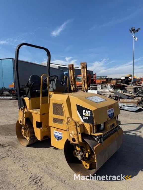 Caterpillar CB24