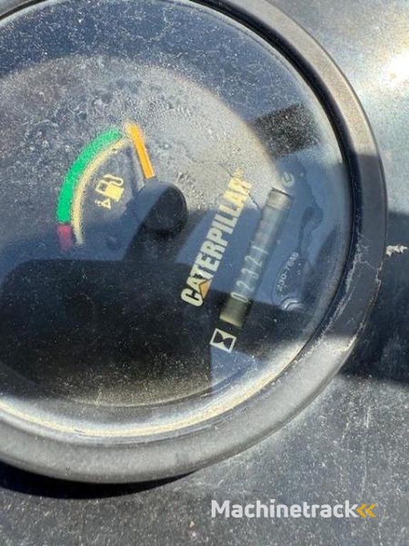 Caterpillar CB24