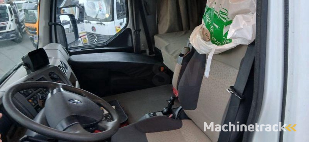 Renault Premium-Lander