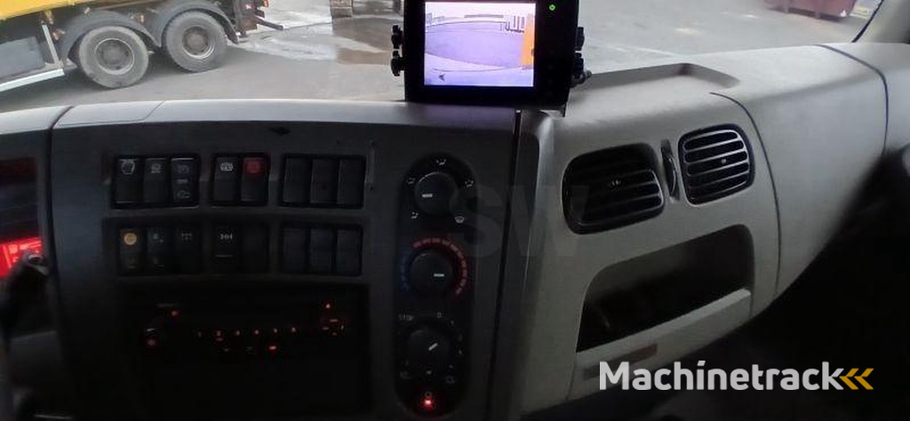 Renault Premium-Lander